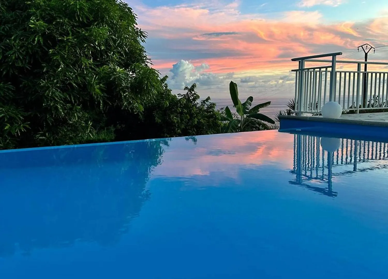 Dom wakacyjny Sweet Villa, Piscine, Vue Panoramique Sur La Mer, Proche Plage, Sainte Luce