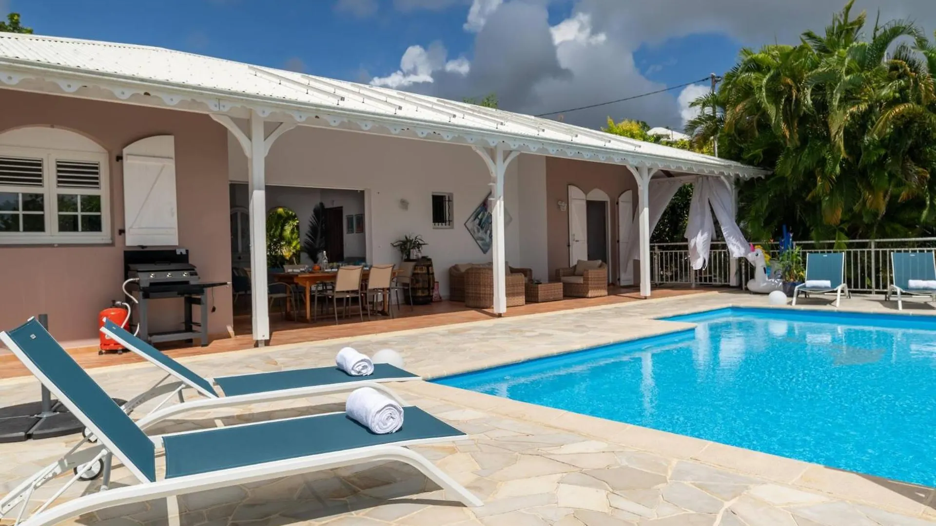 Sweet Villa, Piscine, Vue Panoramique Sur La Mer, Proche Plage, Sainte Luce